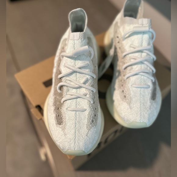 Yeezy 380’s - Picture 2 of 4